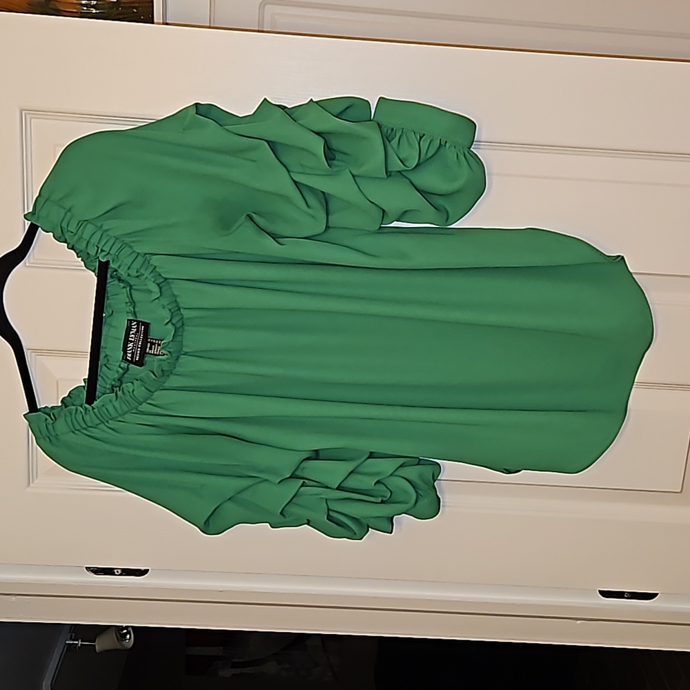 Frank Lyman top, kelly green, size 14